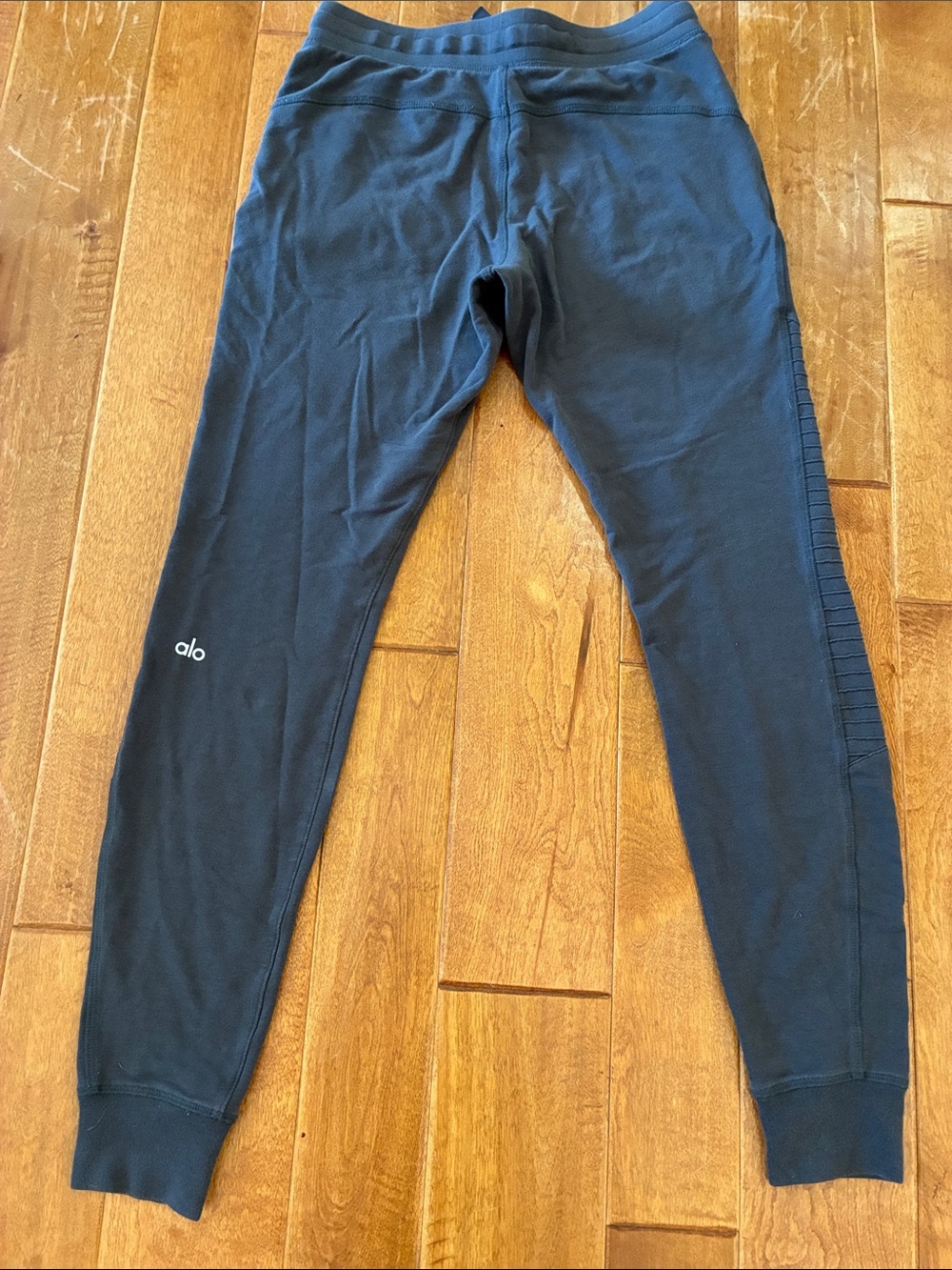 ALO Yoga Women’s Moto Jogger Sweatpants